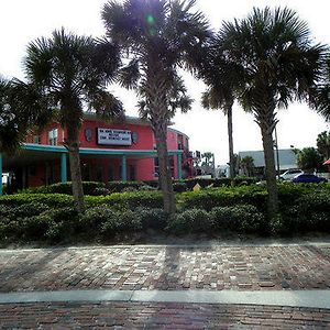 Seahorse Oceanfront Inn